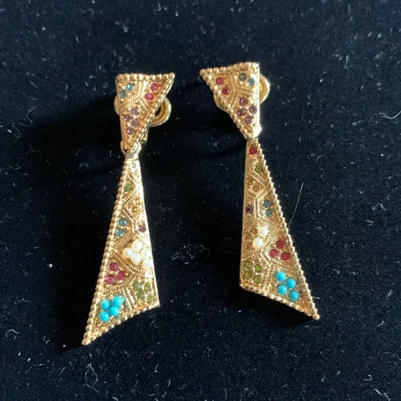 Vintage D’orlan gold plated 1.5” clip earrings with mini gemstones and pearls - Picture 3 of 8